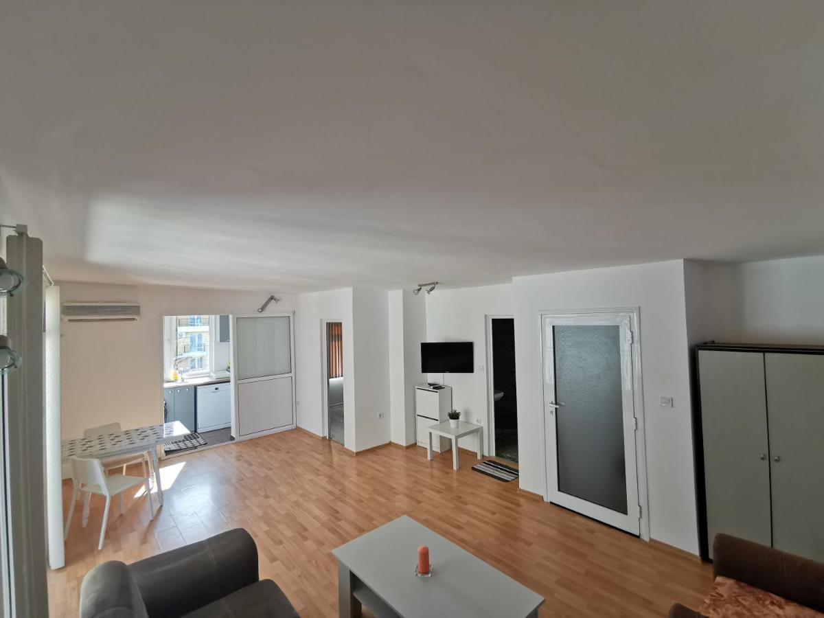 Ferienwohnung 4Th Floor Burgas City Exterior foto